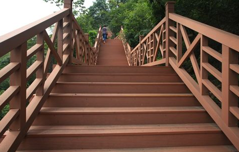 ��ľ���ϲ��ǾGɫ�b����x